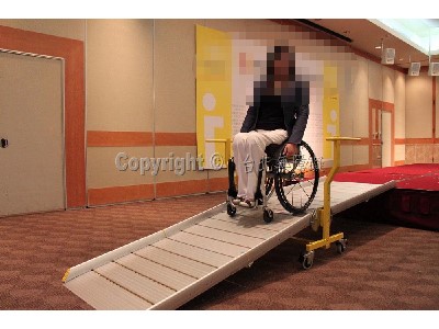 4M移動推車式斜坡板