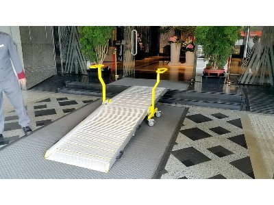 4M移動推車式斜坡板