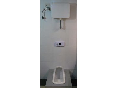 高水箱型蹲式馬桶自動沖水器